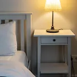 Spacious And Modern With Free Parking