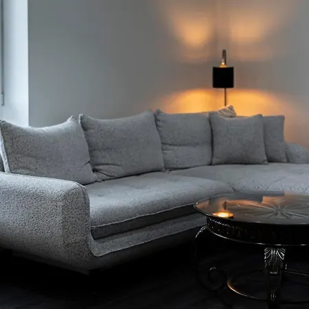 Apartment Spacious And Modern With Free Parking *