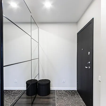 Apartment Spacious And Modern With Free Parking *