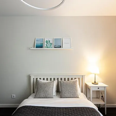 Spacious And Modern With Free Parking Wilno