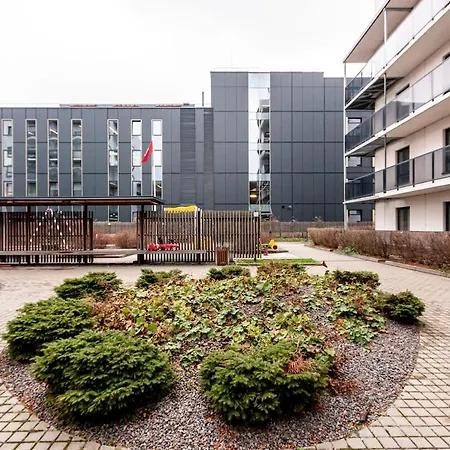 Spacious And Modern With Free Parking Apartament *