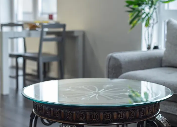 Spacious And Modern With Free Parking アパート *