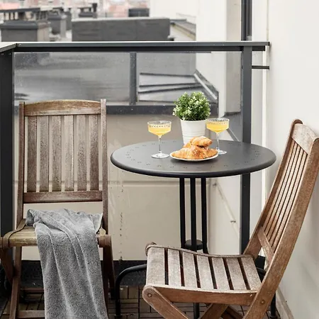 Appartamento Spacious And Modern With Free Parking Vilnius