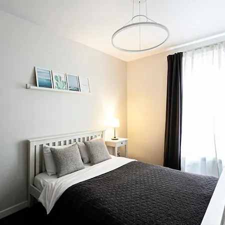 Spacious And Modern With Free Parking 빌뉴스