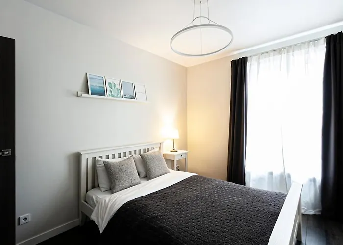 Spacious And Modern With Free Parking 빌뉴스