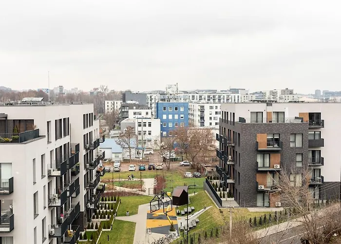 Spacious And Modern With Free Parking 아파트 빌뉴스