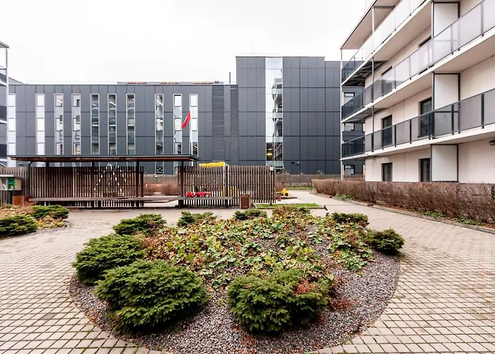 Spacious And Modern With Free Parking 아파트 *